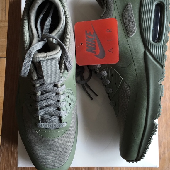NIKE AIR MAX SNEAKERBOOT SP PATCH NWT NIKE AIR MAX SNEAKERBOOT SP PATCH NWT